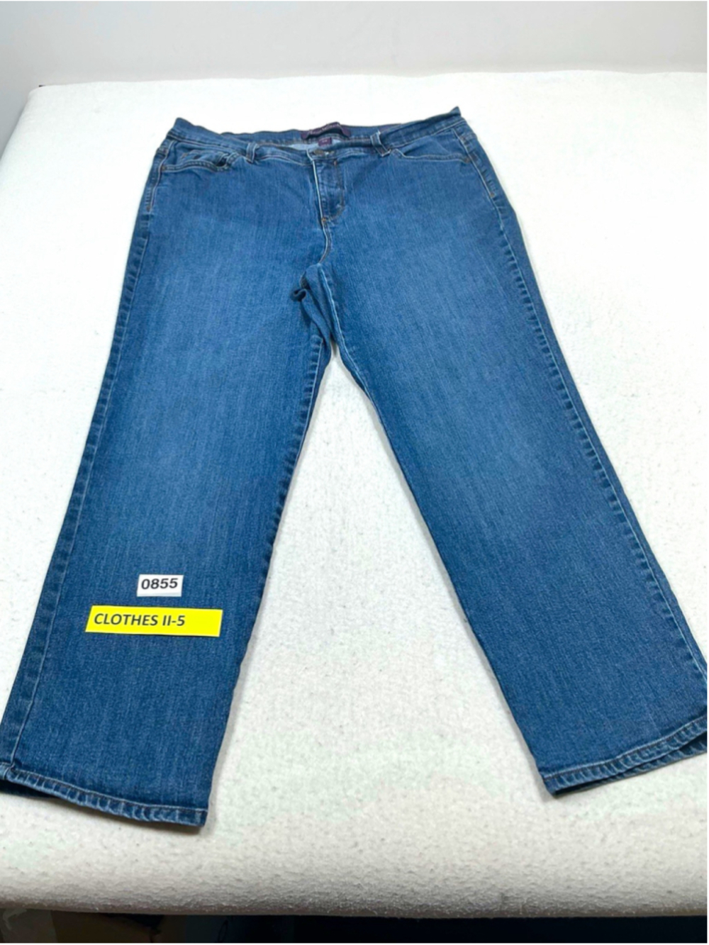 Gloria Vanderbilt Amanda Plus 16W Straight Leg Blue Denim Jeans Medium Wash